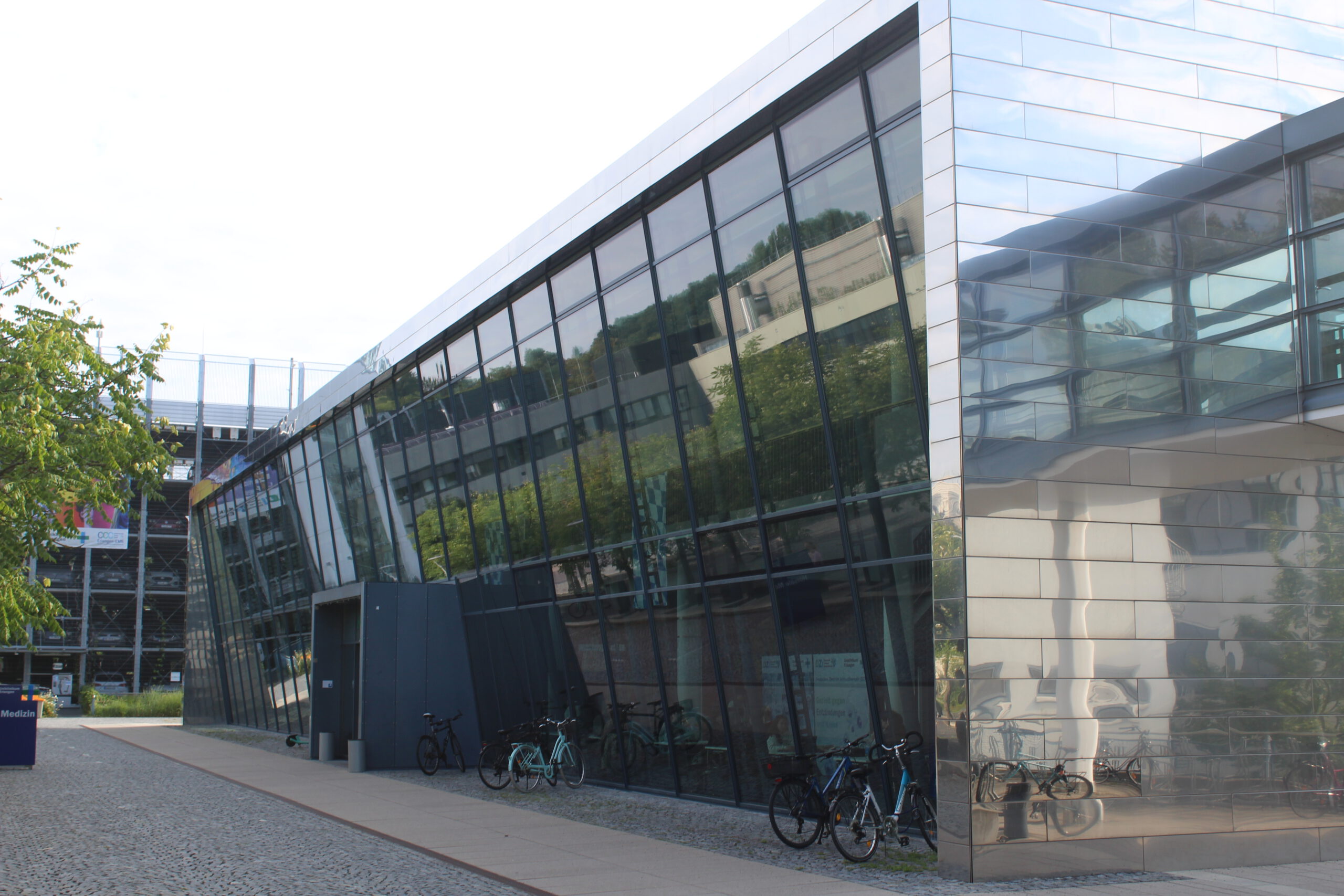 Decorative picture showing the Medical Lecture Center in Ulmenweg. (c) Florian Sure 
